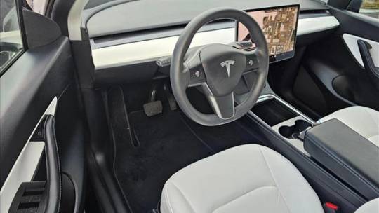 2021 Tesla Model Y 5YJYGAEE4MF216210