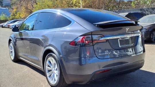 2018 Tesla Model X 5YJXCDE23JF141512