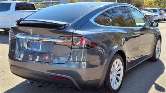 2018 Tesla Model X 5YJXCDE23JF141512