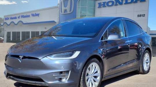 2018 Tesla Model X 5YJXCDE23JF141512