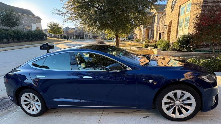 2018 Tesla Model S 5YJSA1E22JF281887