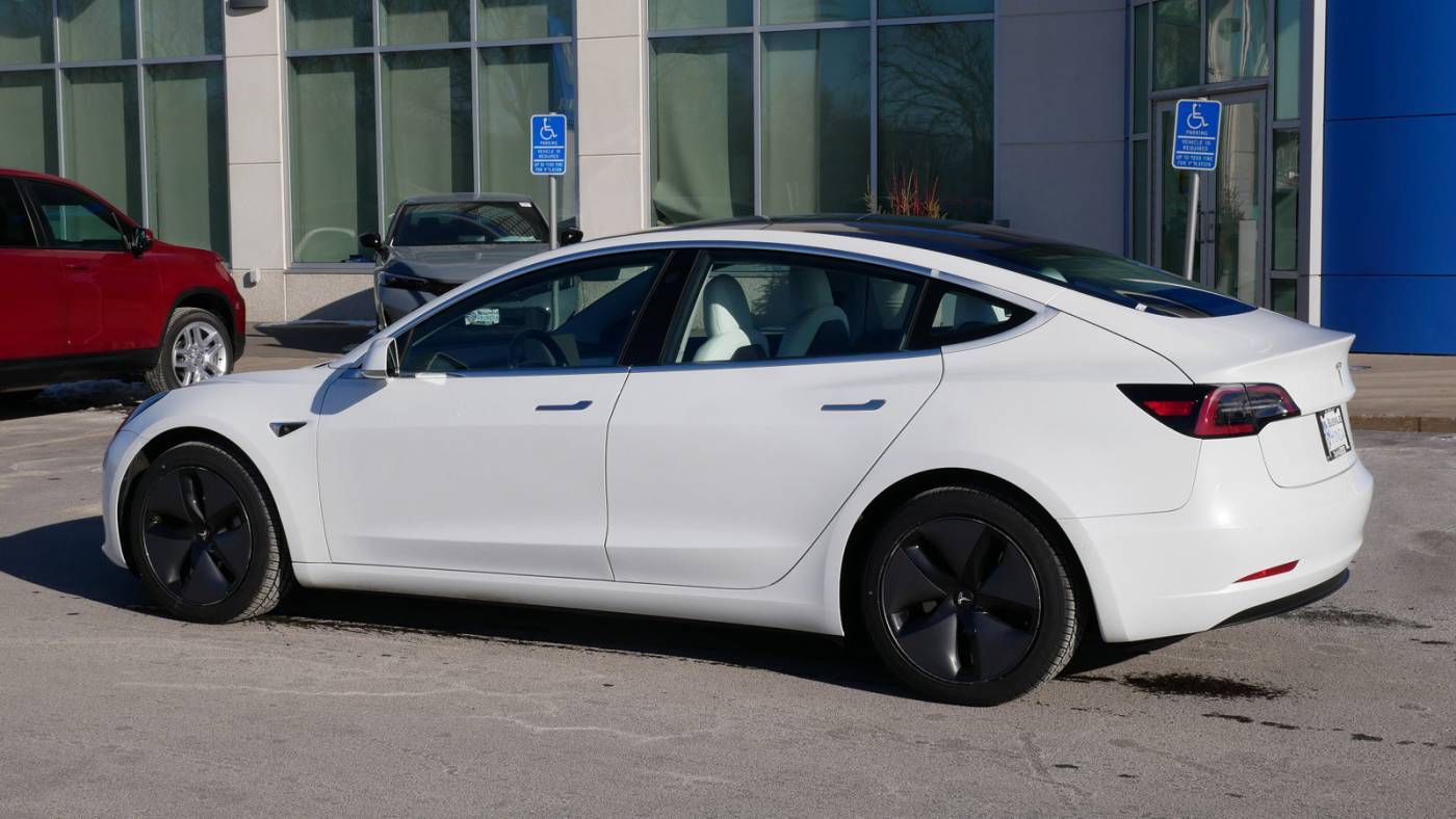 2018 Tesla Model 3 5YJ3E1EBXJF086242