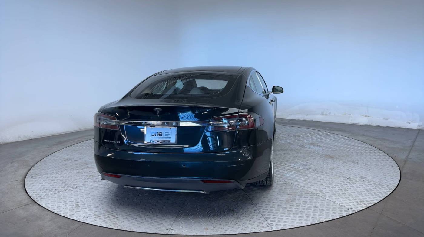 2013 Tesla Model S 5YJSA1CN7DFP06019