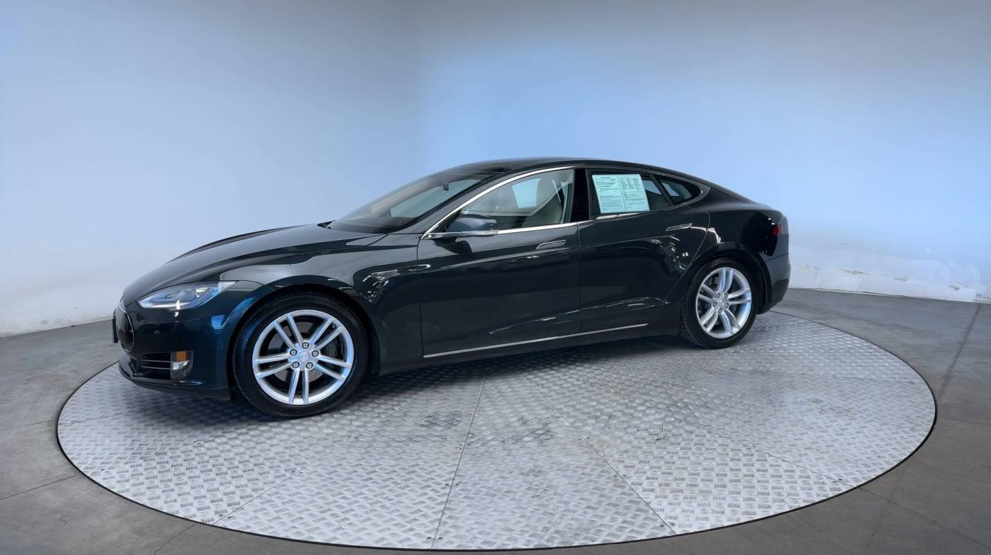 2013 Tesla Model S 5YJSA1CN7DFP06019