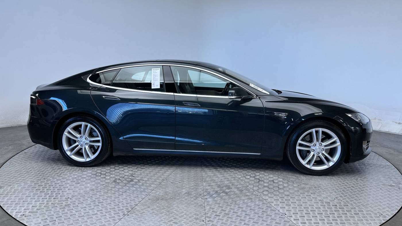 2013 Tesla Model S 5YJSA1CN7DFP06019