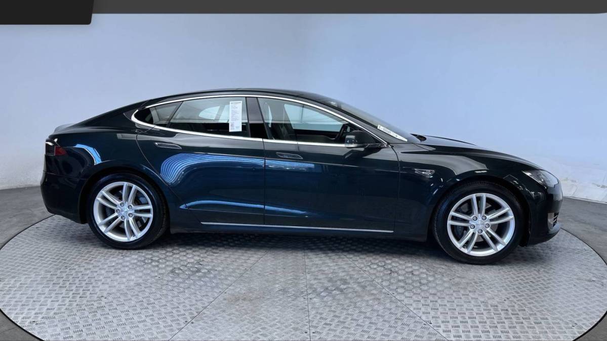 2013 Tesla Model S 5YJSA1CN7DFP06019