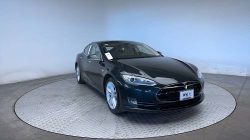 2013 Tesla Model S 5YJSA1CN7DFP06019