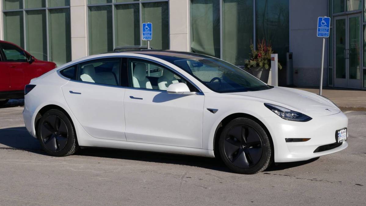 2018 Tesla Model 3 5YJ3E1EBXJF086242