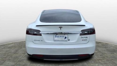 2015 Tesla Model S 5YJSA1E4XFF102696