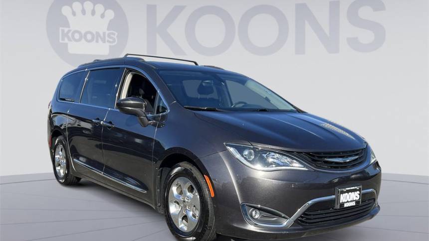 2018 Chrysler Pacifica 2C4RC1L74JR187635