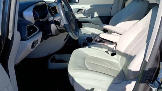 2019 Chrysler Pacifica 2C4RC1L79KR687016