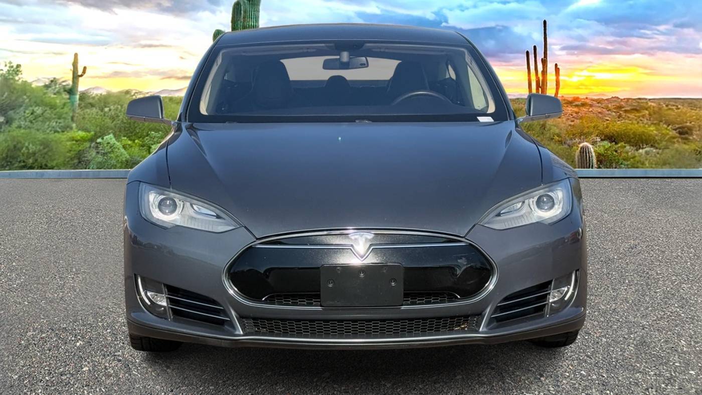 2013 Tesla Model S 5YJSA1AC1DFP11413