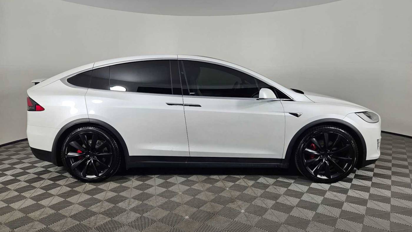 2020 Tesla Model X 5YJXCDE48LF283035