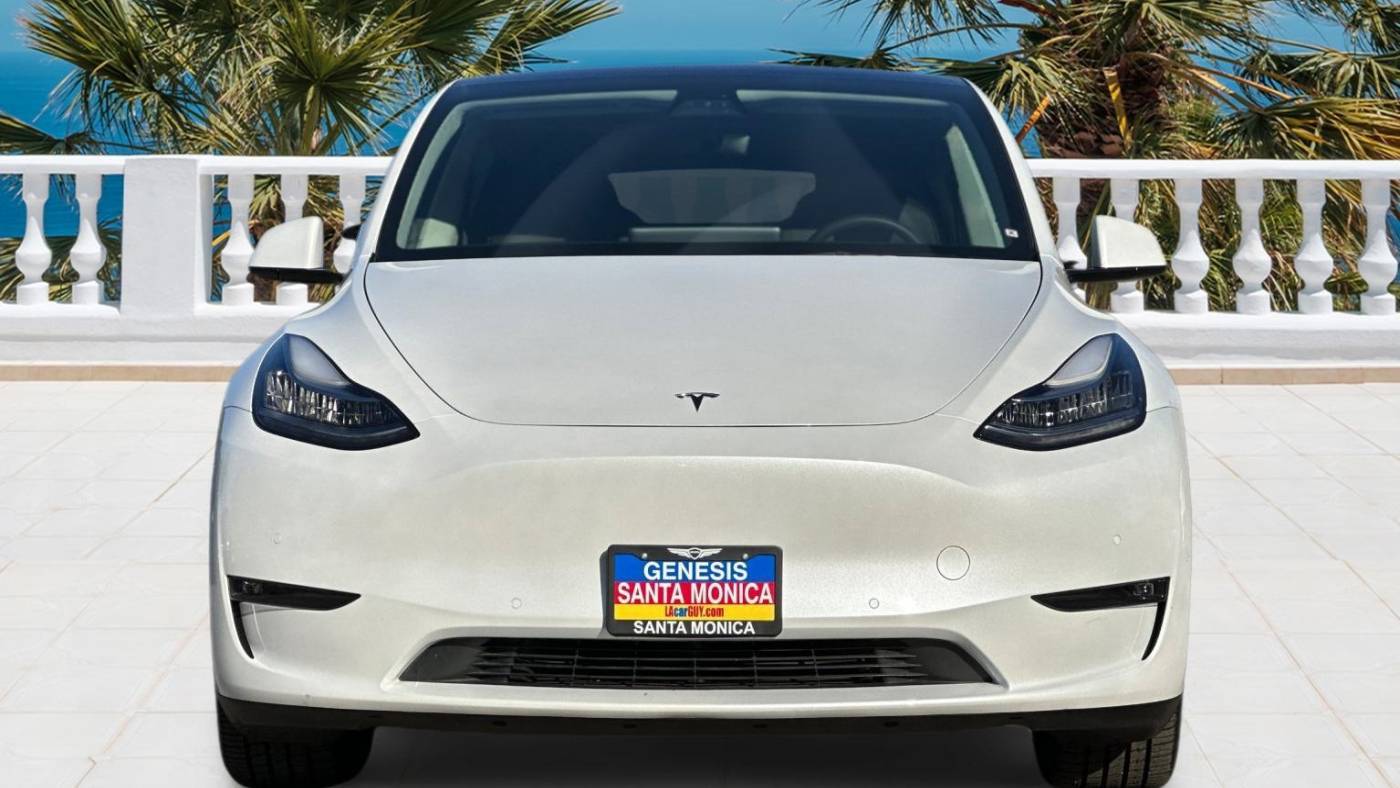 2021 Tesla Model Y 5YJYGAEE0MF272810