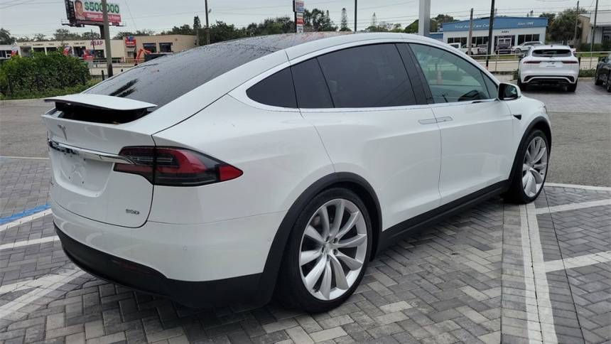 2017 Tesla Model X 5YJXCAE21HF038176