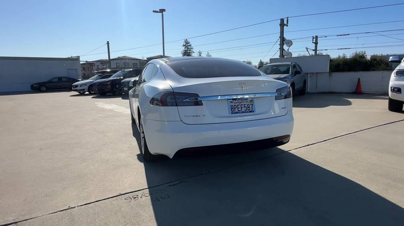 2016 Tesla Model S 5YJSA1E23GF142540