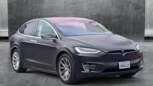 2017 Tesla Model X 5YJXCDE20HF060686