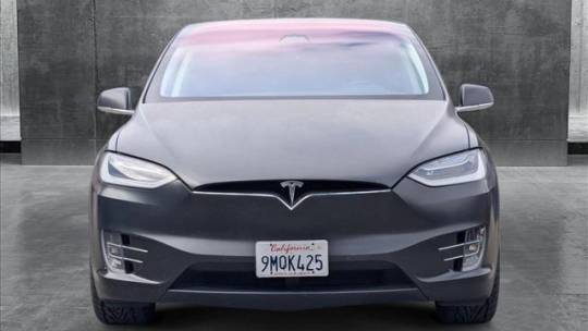 2017 Tesla Model X 5YJXCDE20HF060686