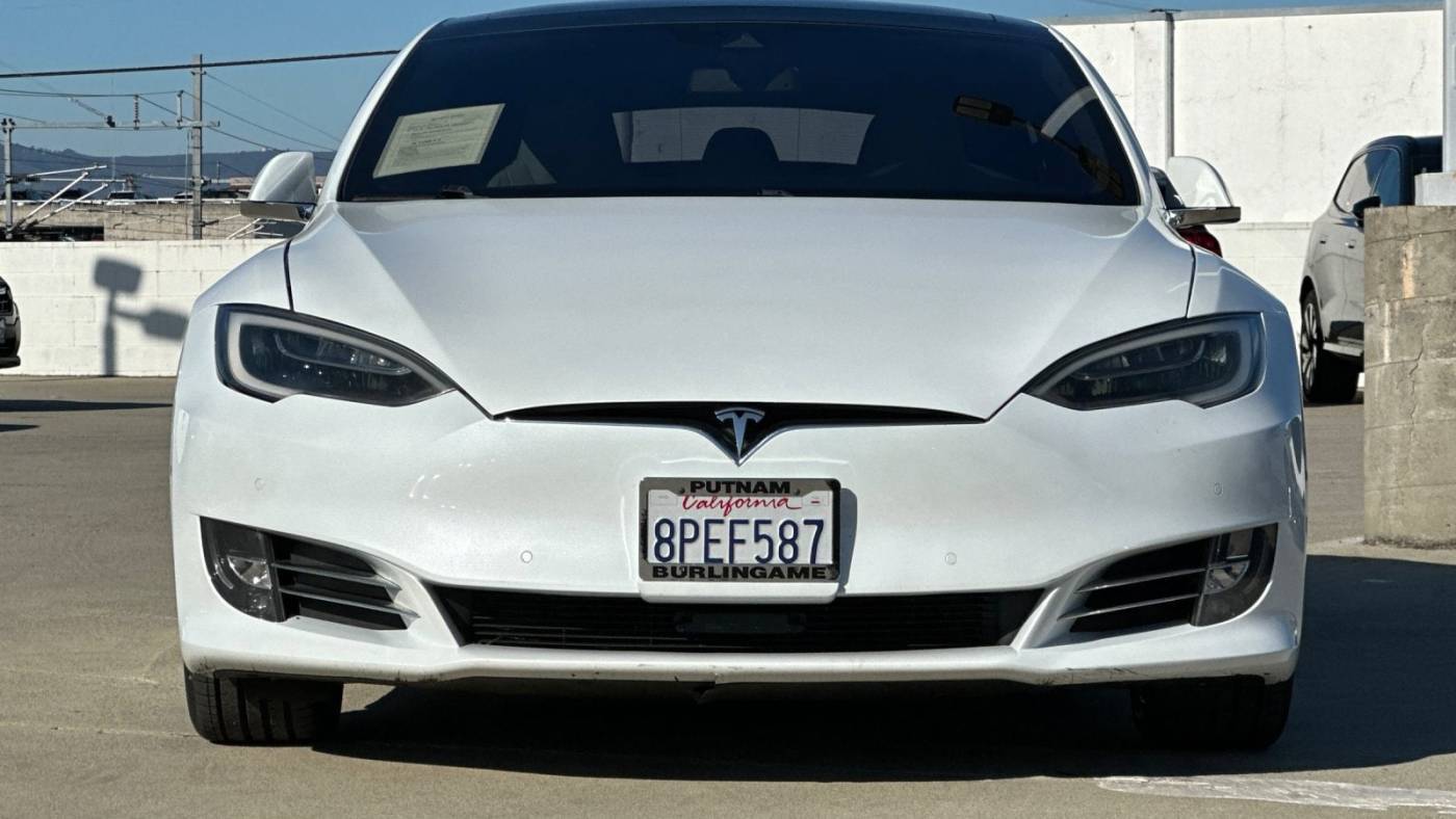 2016 Tesla Model S 5YJSA1E23GF142540