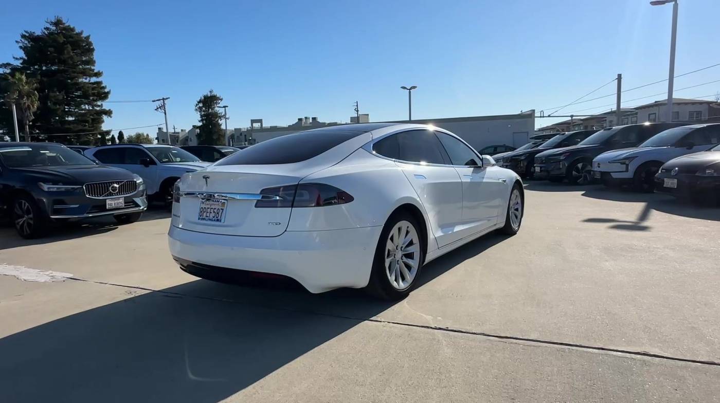 2016 Tesla Model S 5YJSA1E23GF142540