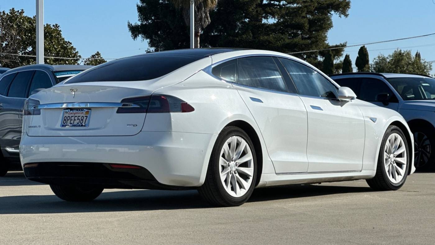 2016 Tesla Model S 5YJSA1E23GF142540