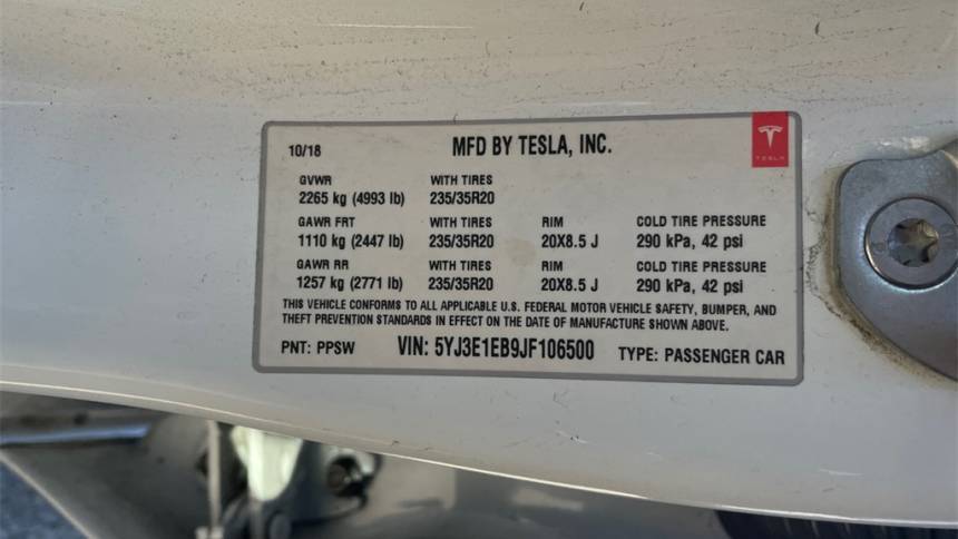 2018 Tesla Model 3 5YJ3E1EB9JF106500