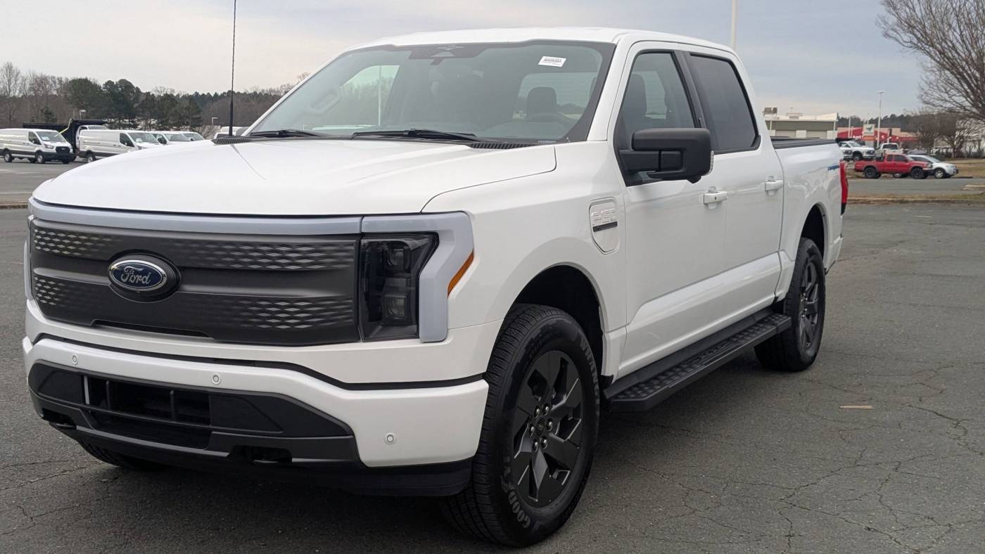 2023 Ford F-150 Lightning 1FT6W1EV6PWG25030