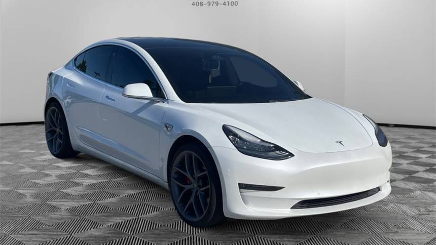 2018 Tesla Model 3 5YJ3E1EB9JF106500