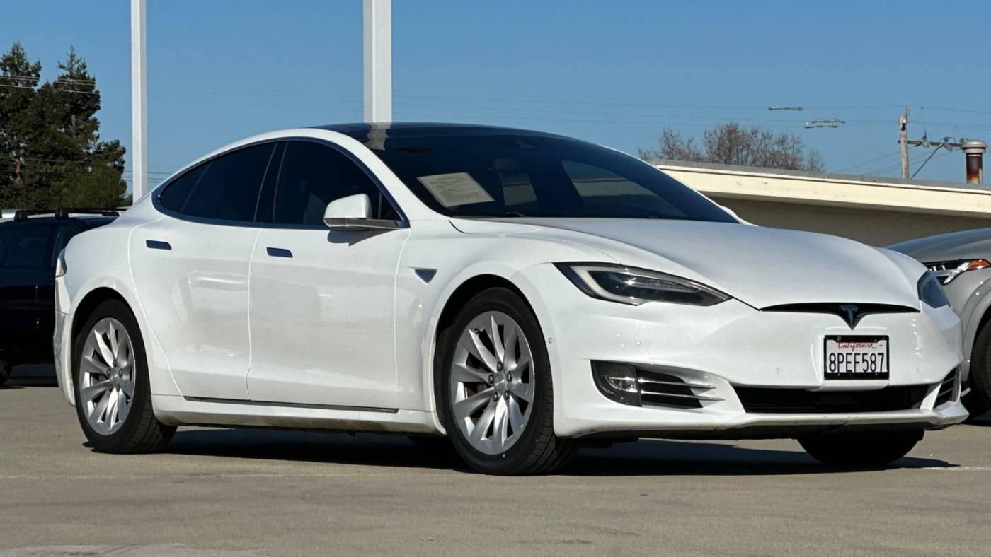 2016 Tesla Model S 5YJSA1E23GF142540