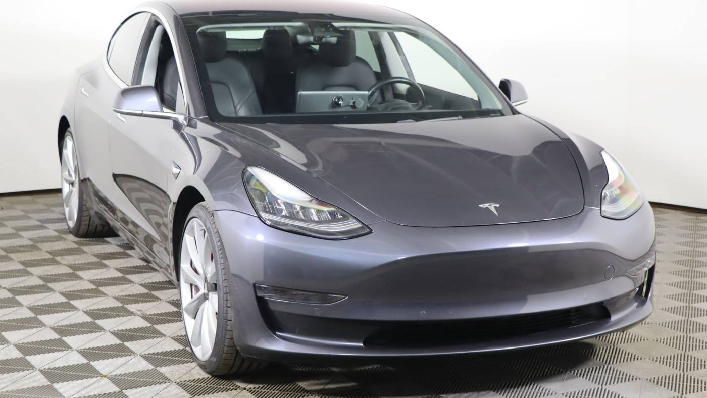 2018 Tesla Model 3 5YJ3E1EB4JF073017