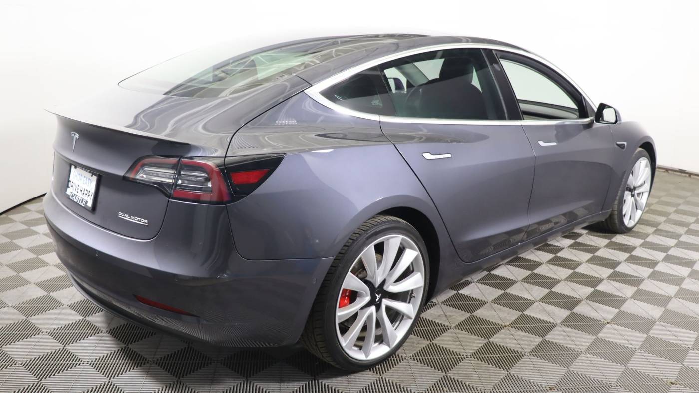 2018 Tesla Model 3 5YJ3E1EB4JF073017