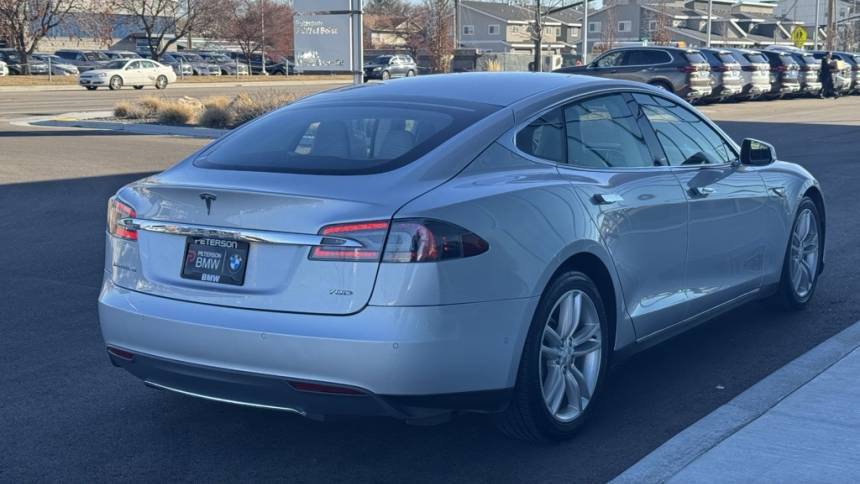 2015 Tesla Model S 5YJSA1S27FF091580