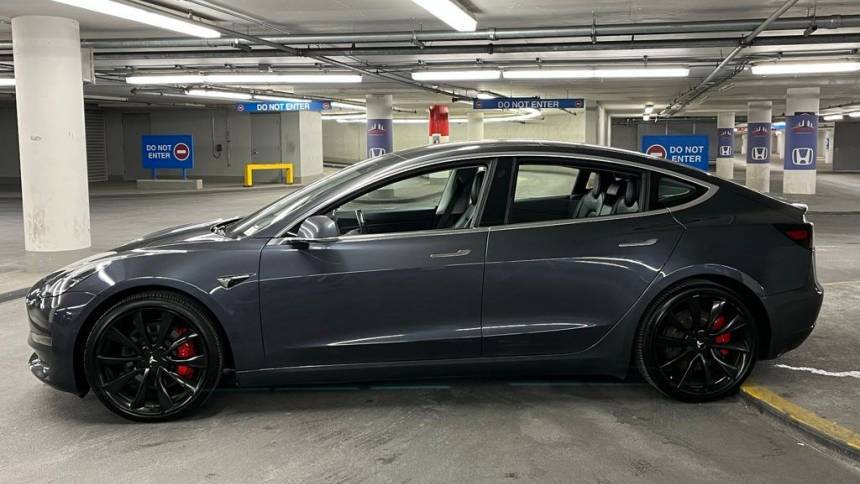 2018 Tesla Model 3 5YJ3E1EB8JF072937