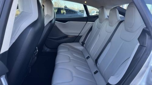 2015 Tesla Model S 5YJSA1S27FF091580