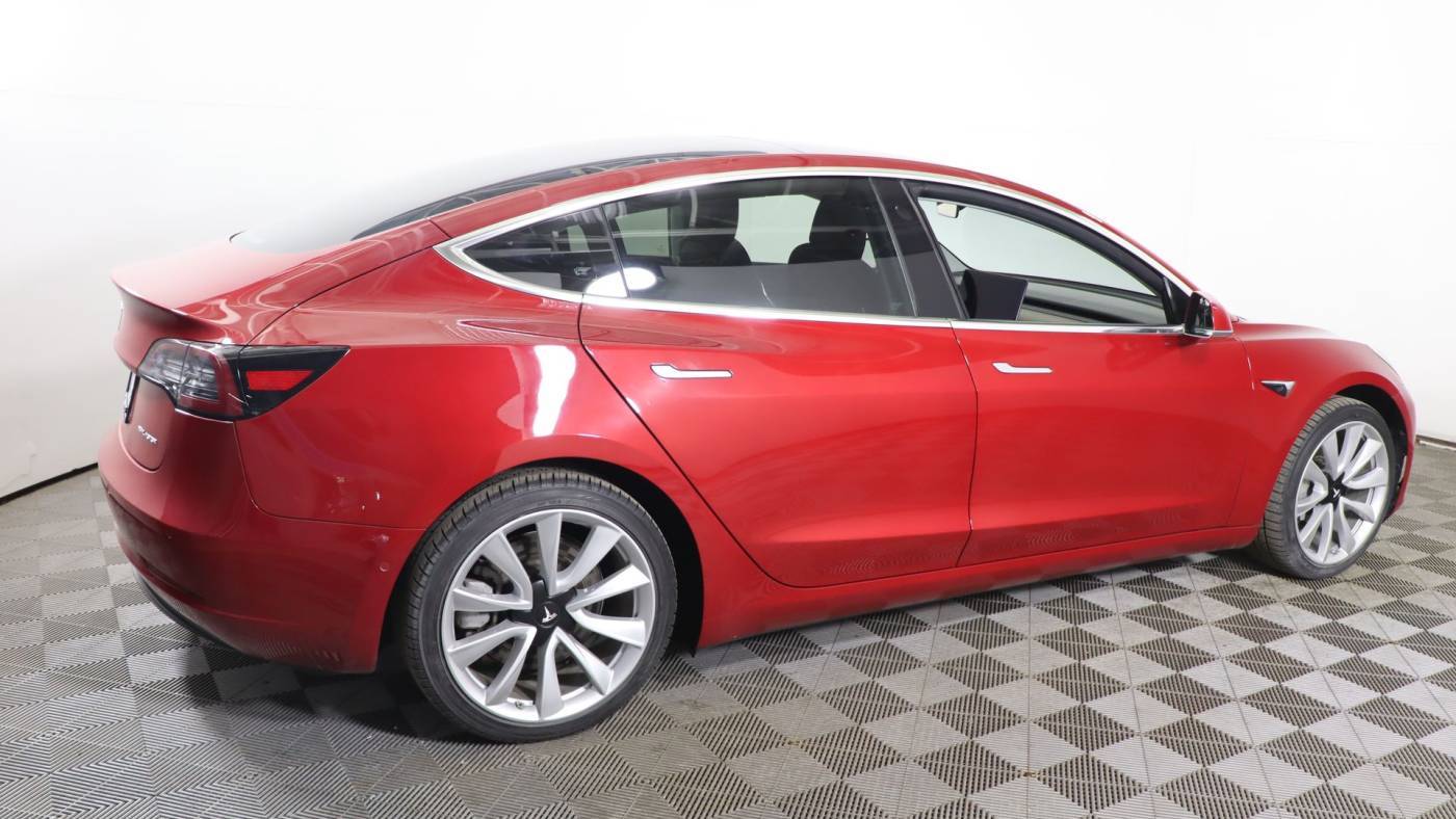 2018 Tesla Model 3 5YJ3E1EB5JF146105