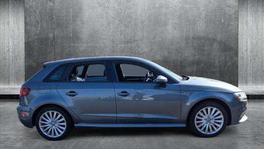 2017 Audi A3 Sportback e-tron WAUUPBFFXHA070628