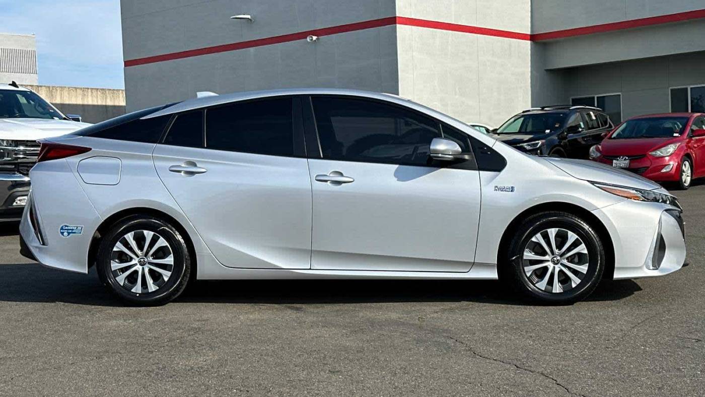 2021 Toyota Prius Prime JTDKAMFP1M3186735