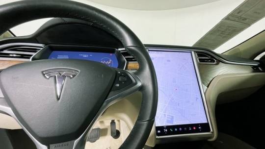 2018 Tesla Model S 5YJSA1E26JF243840