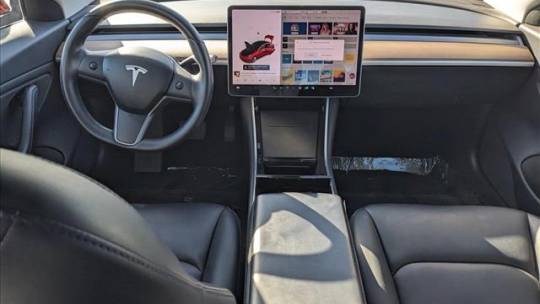 2018 Tesla Model 3 5YJ3E1EB9JF121661