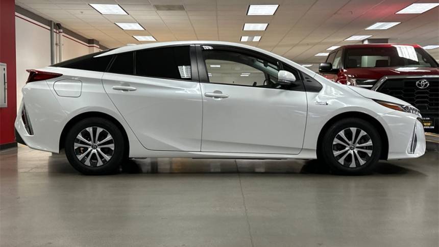 2021 Toyota Prius Prime JTDKAMFP7M3176193