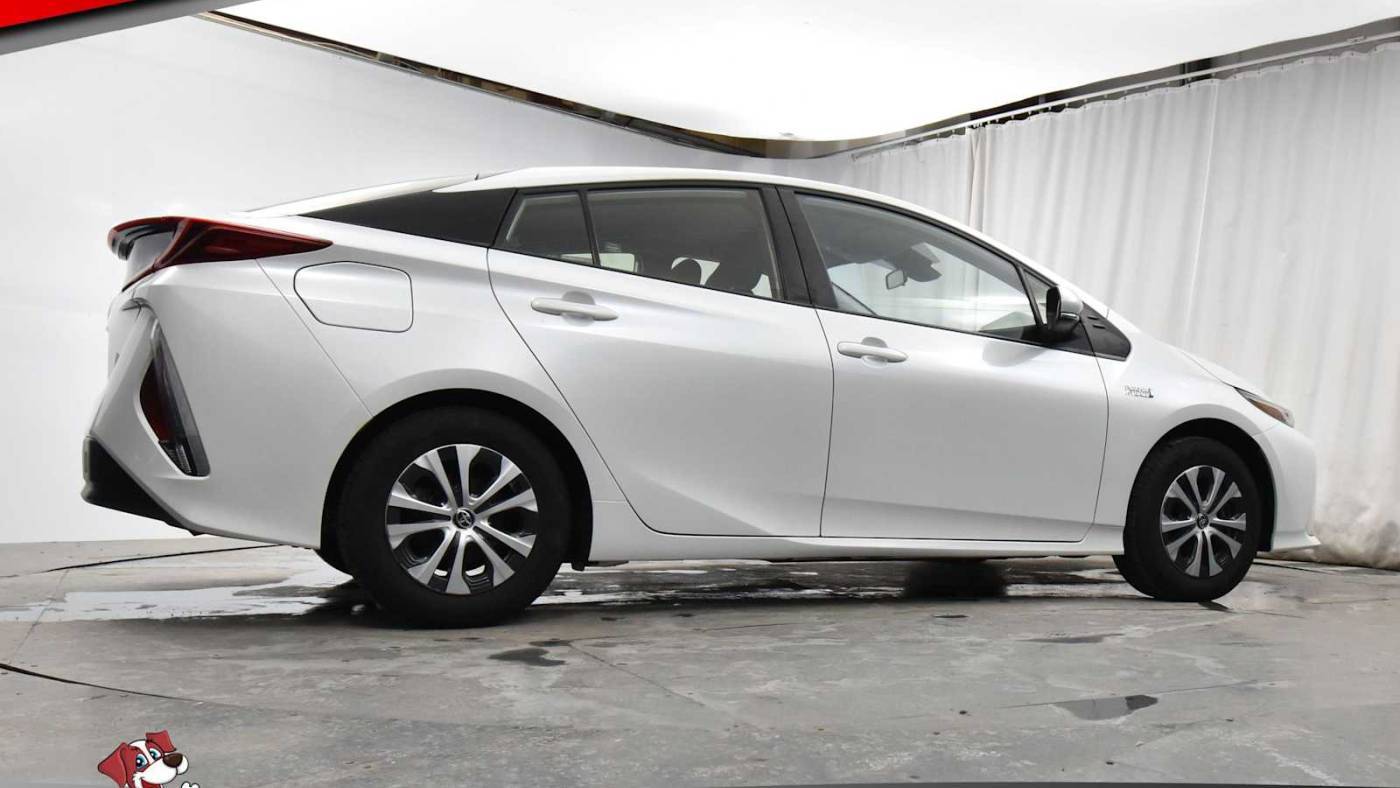 2021 Toyota Prius Prime JTDKAMFP4M3195588