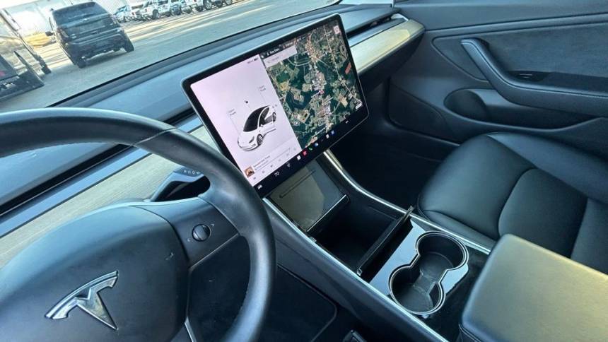 2018 Tesla Model 3 5YJ3E1EA5JF015845