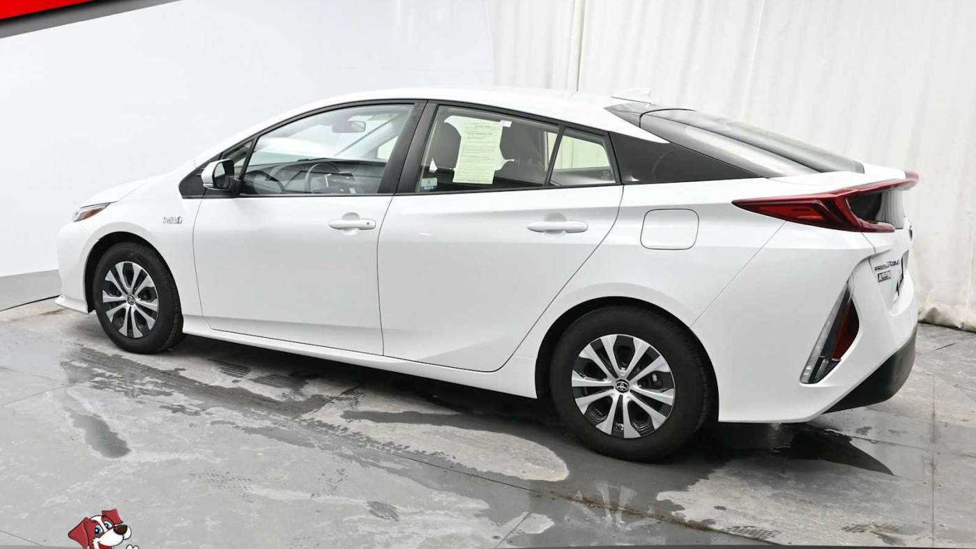 2021 Toyota Prius Prime JTDKAMFP4M3195588