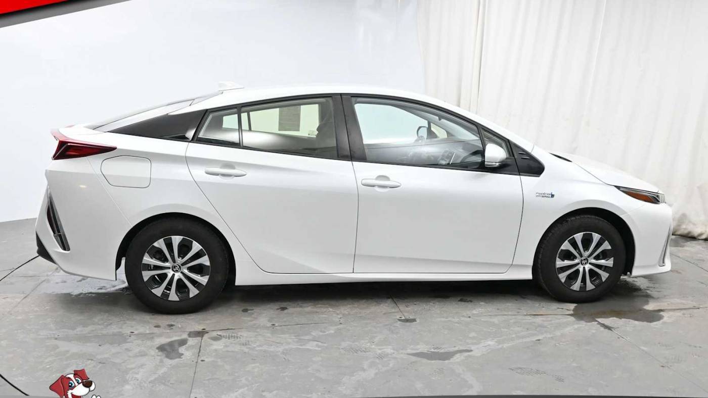 2021 Toyota Prius Prime JTDKAMFP4M3195588