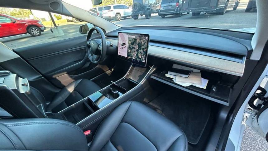 2018 Tesla Model 3 5YJ3E1EA5JF015845