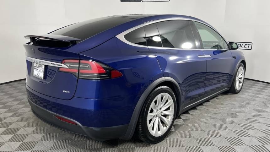 2017 Tesla Model X 5YJXCBE2XHF042720