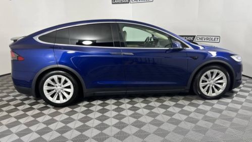 2017 Tesla Model X 5YJXCBE2XHF042720