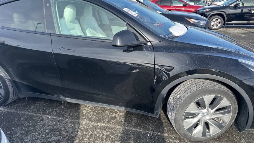 2021 Tesla Model Y 5YJYGDEEXMF070400