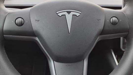 2021 Tesla Model Y 5YJYGDEE5MF065816