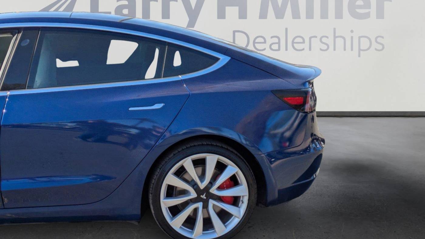 2019 Tesla Model 3 5YJ3E1EB1KF440389